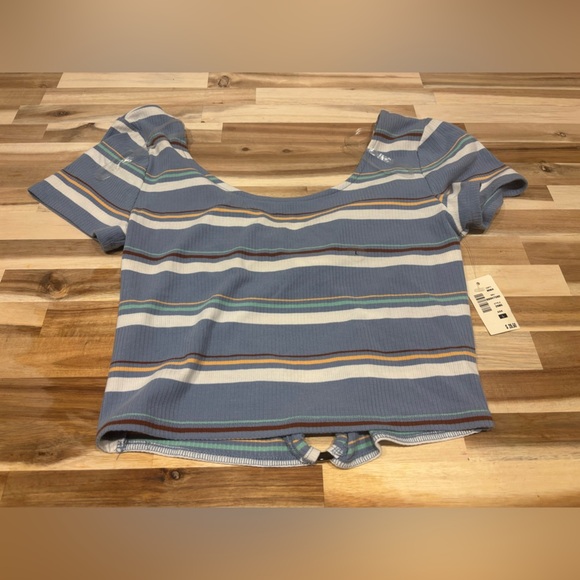 Stylish Striped Crop Top in Blue and White - Picture 4 of 6